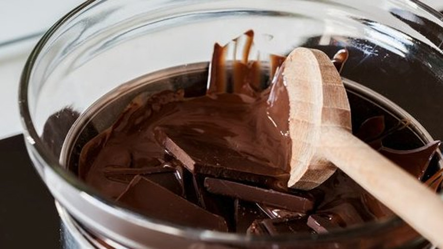 Chocolate giả khi tan chảy thiếu đi độ mượt mà tự nhiên