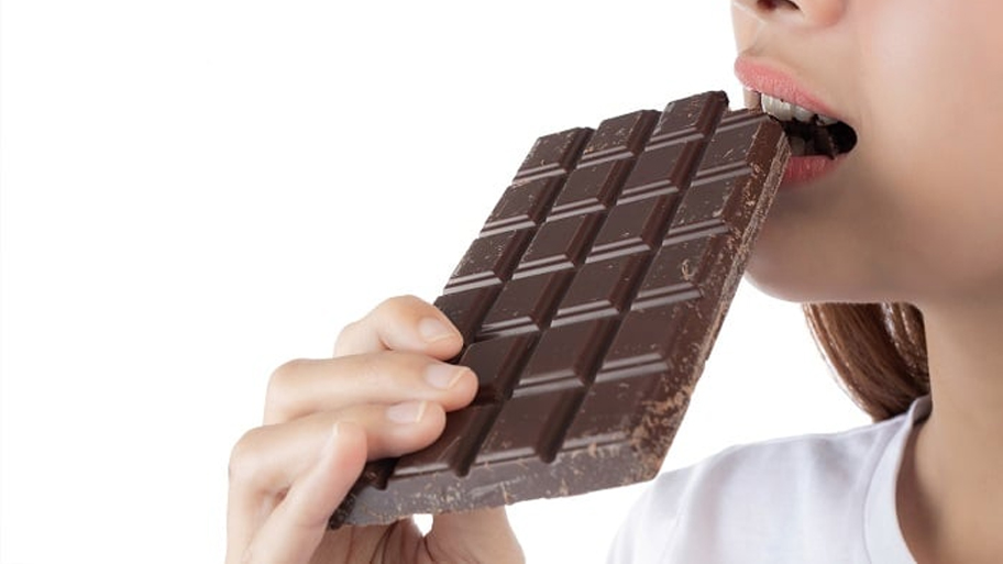 Chocolate giả thường quá ngọt, thiếu độ sâu và nhanh mất vị