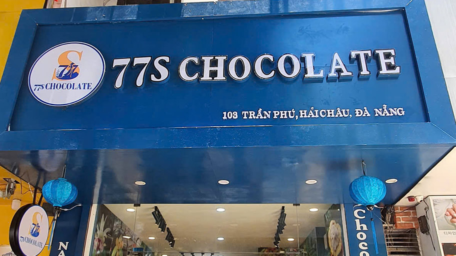 77S Chocolate の初店舗は、ダナン市トランフー通り103番地にあります。