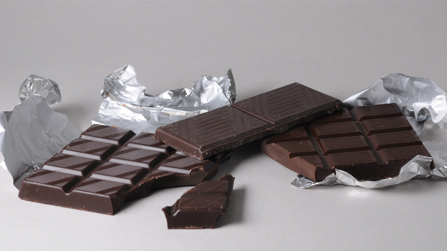 ダイエットチョコレートは砂糖を減らすか、精製糖を完全に排除